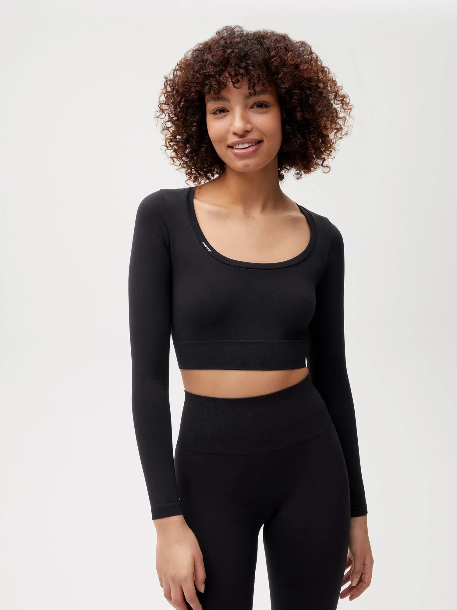 Women’s Activewear 2.0 Cropped Long Sleeve Top—black