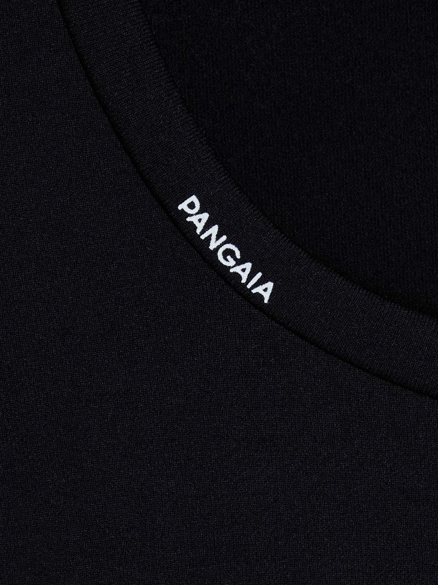 Women’s Activewear 2.0 Cropped Long Sleeve Top—black